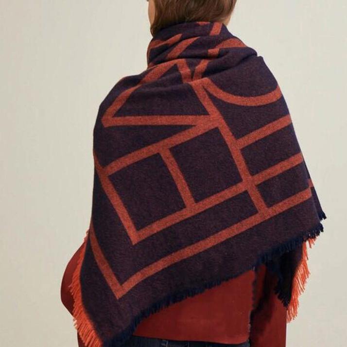 Scarf – Geometric Pattern & Fringed Edges