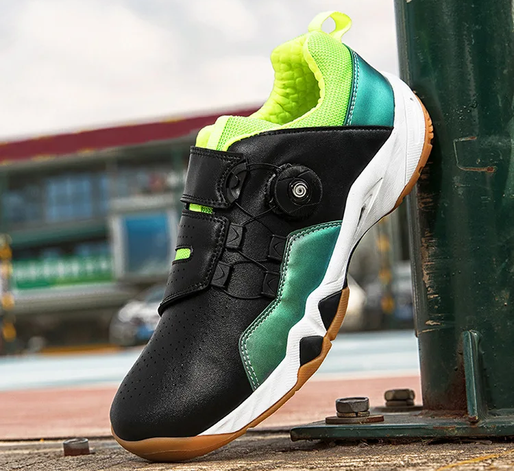 Sports Shoes – Lightweight Design & Comfortable Cushioning