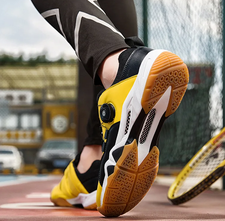 Sports Shoes – Lightweight Design & Comfortable Cushioning