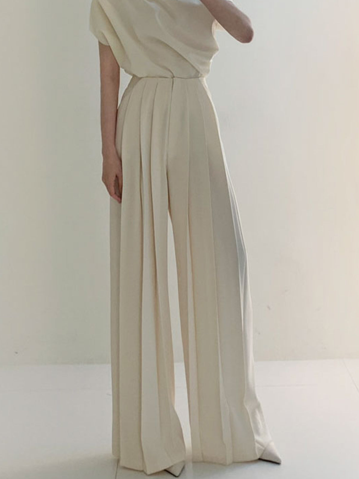 High-Waisted Pleated Pants with Wide Leg