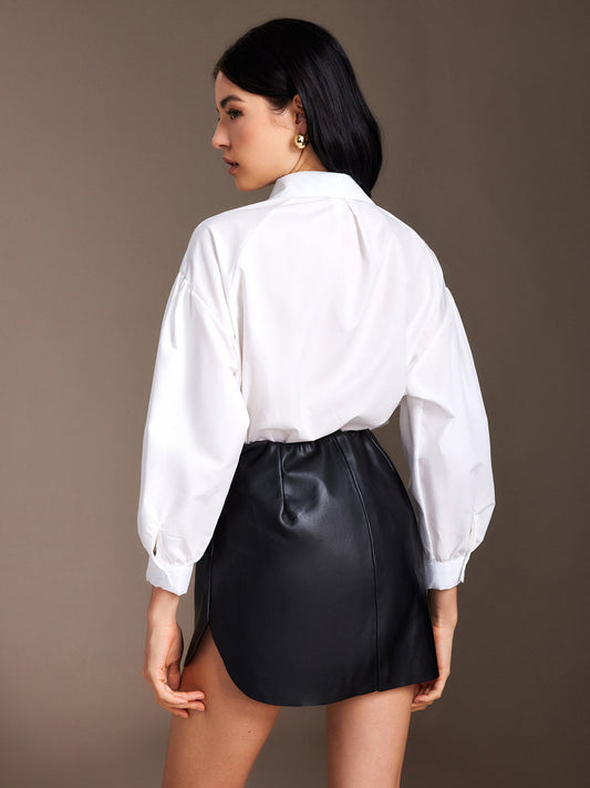 Button-Up Shirt with Lace Collar – Structured Design & Soft Feel