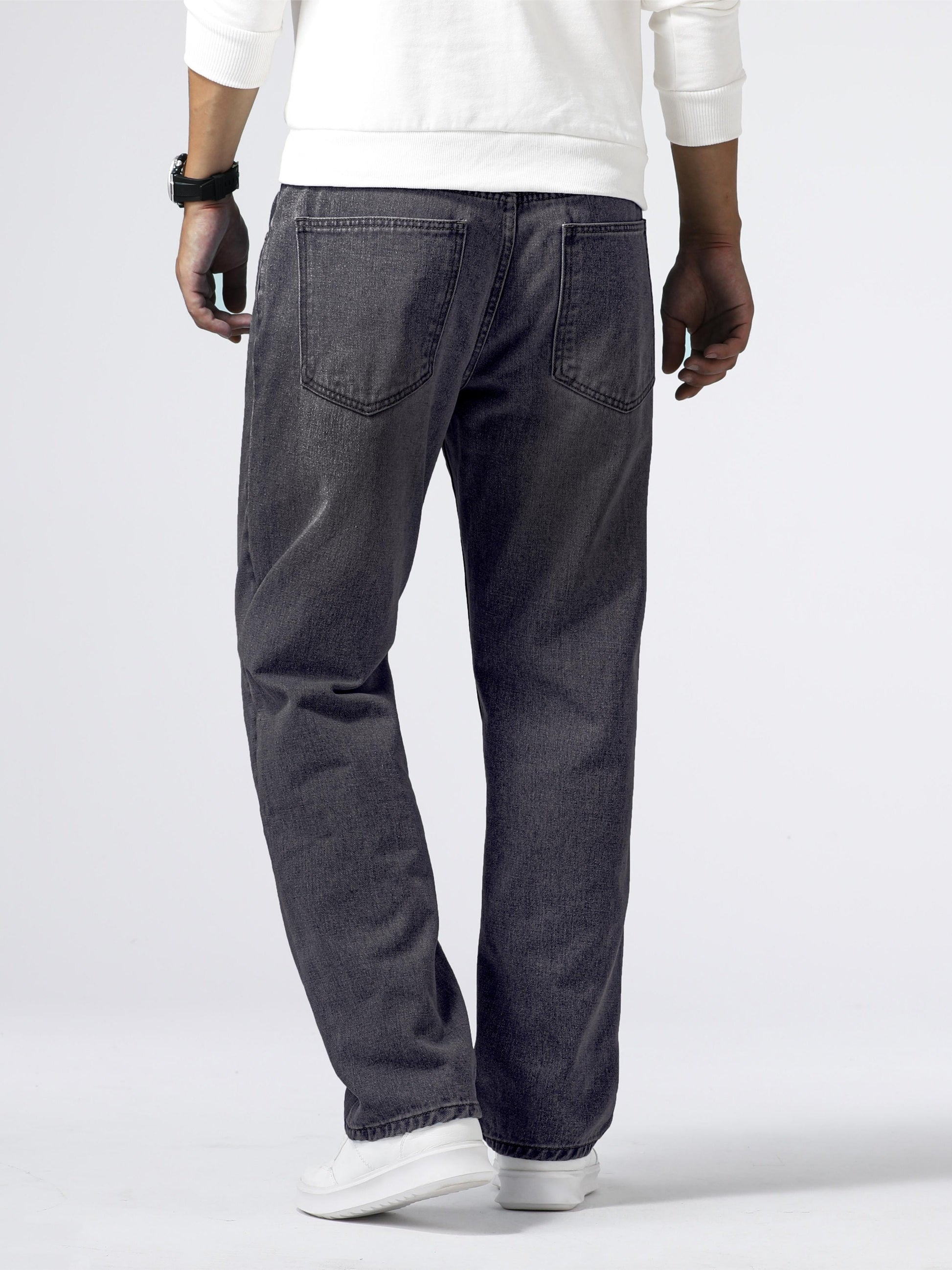 Classic Loose-Fit Jeans – Relaxed Shape & Easy Movement