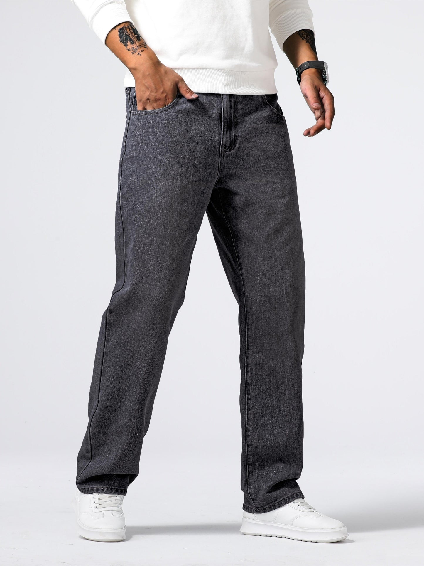 Classic Loose-Fit Jeans – Relaxed Shape & Easy Movement