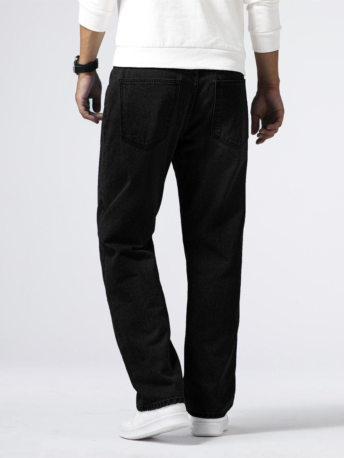 Classic Loose-Fit Jeans – Relaxed Shape & Easy Movement